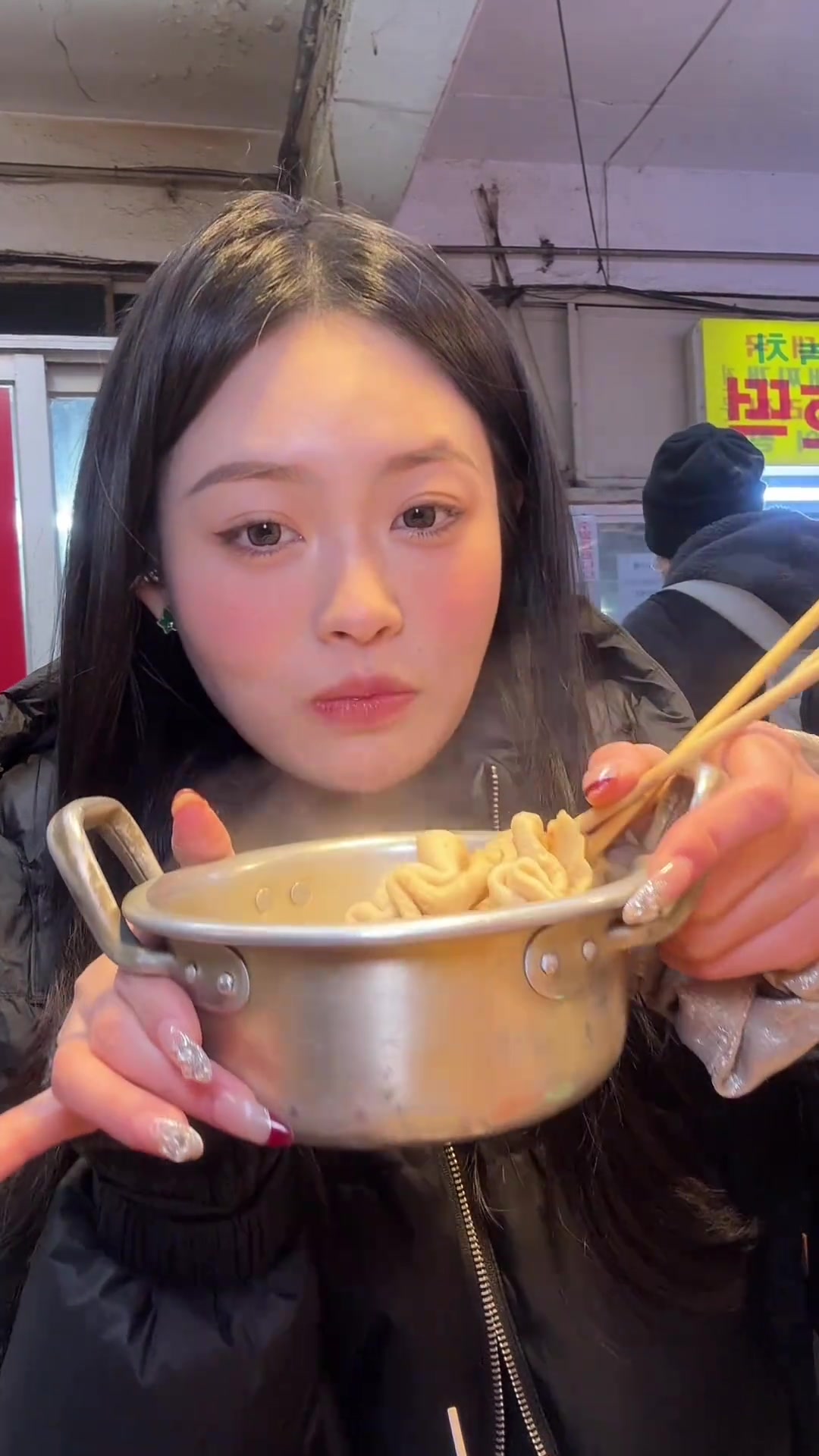 韩国冬天街头的辣炒年糕好久没吃了!