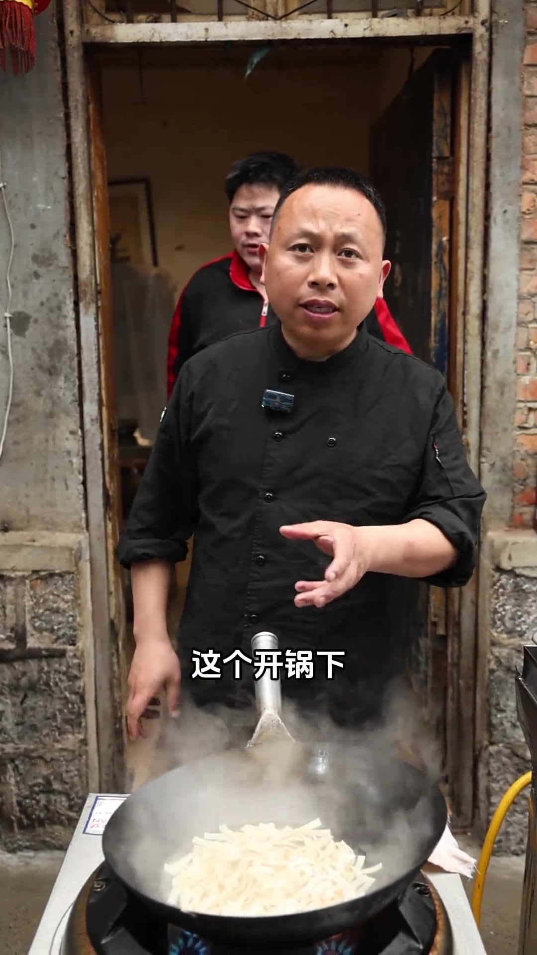 绿豆芽韭菜苔炒干丝 一道接地气的家常小炒,做起来简单