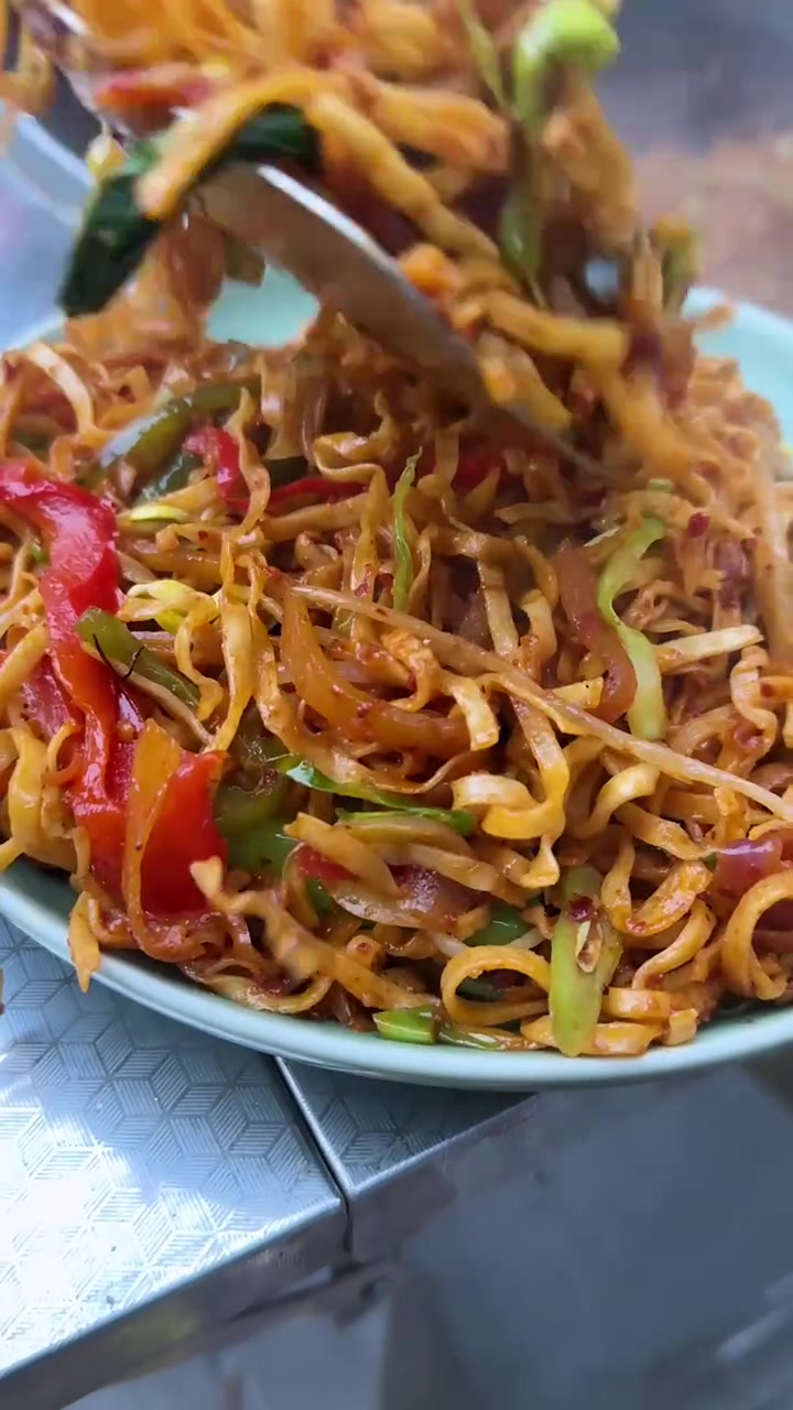 陕西街边美食炒细面 家常做法喜欢的朋友可以参考下