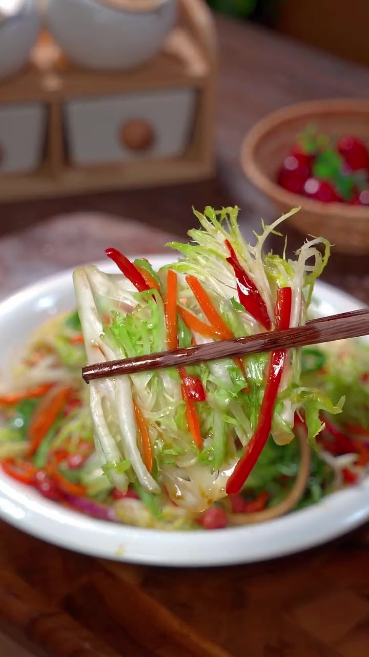 凉拌苦菊清脆爽口