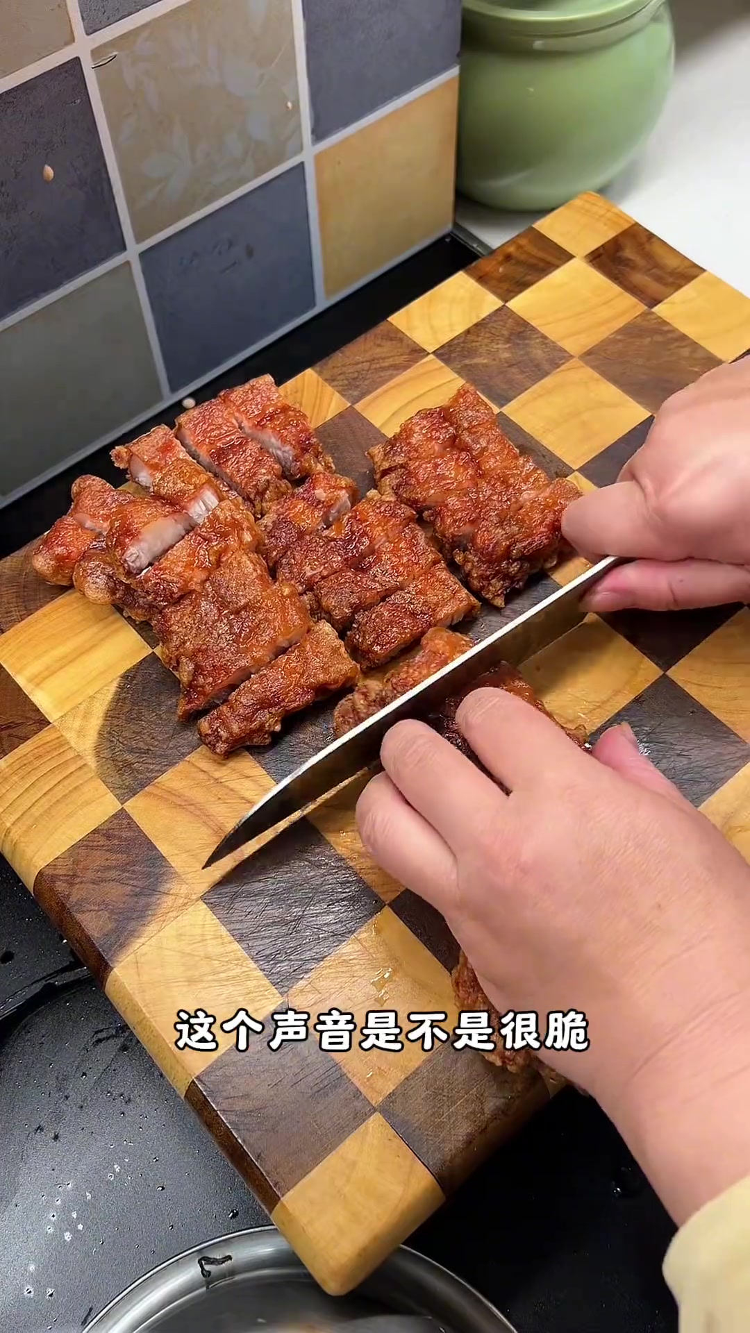 放学后给做了南乳脆皮五花肉椒盐排骨什锦炒虾仁冬瓜排骨汤