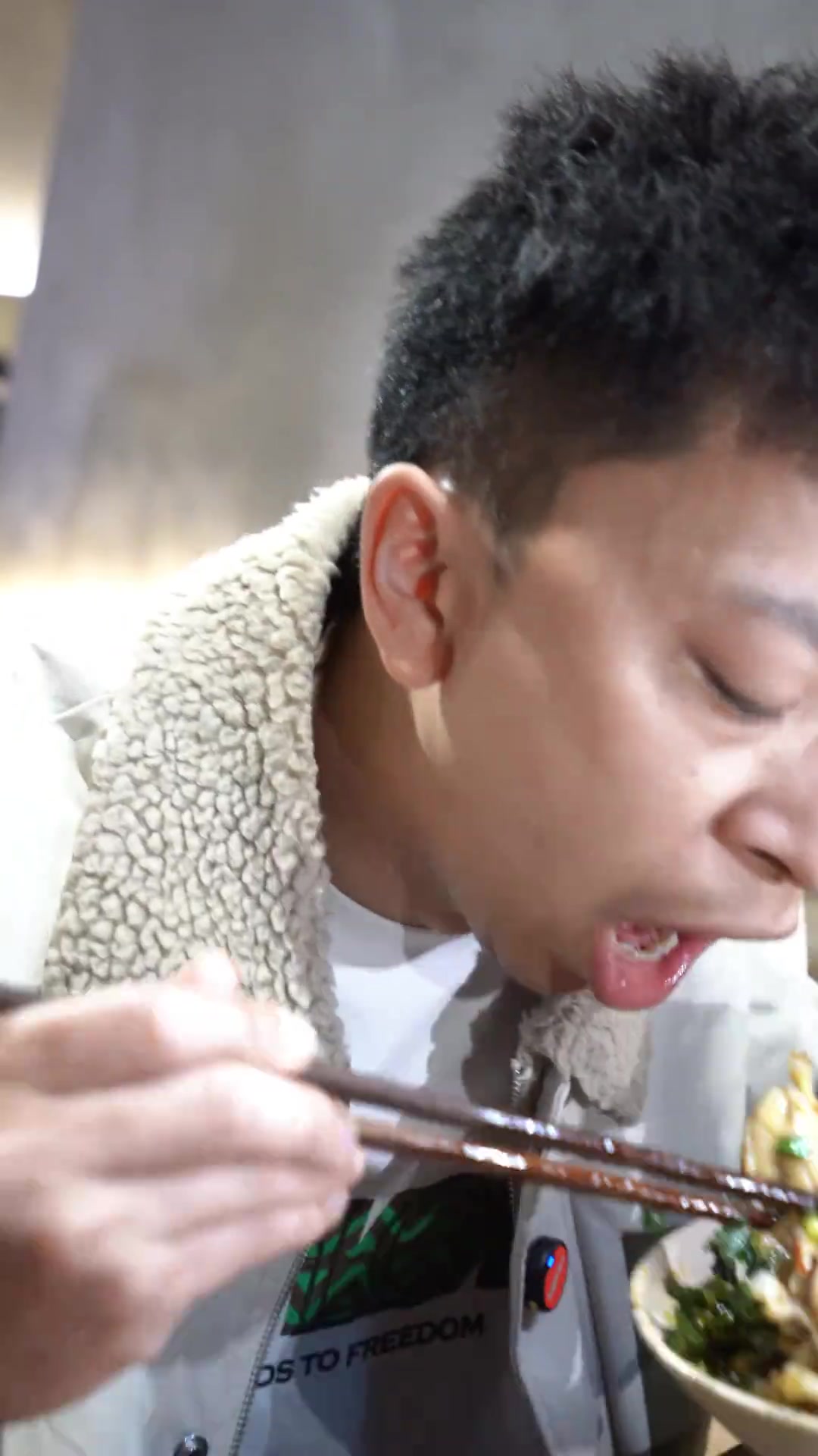祝百盛怪味鱼(遵义店)生意兴隆