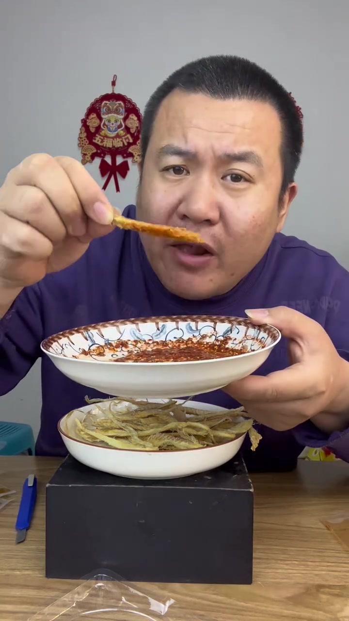 明太鱼怎么挑?东北早市土豆哥教你怎么挑选营养健康又美味的东北延边朝鲜族特色明太鳕鱼丝!明太