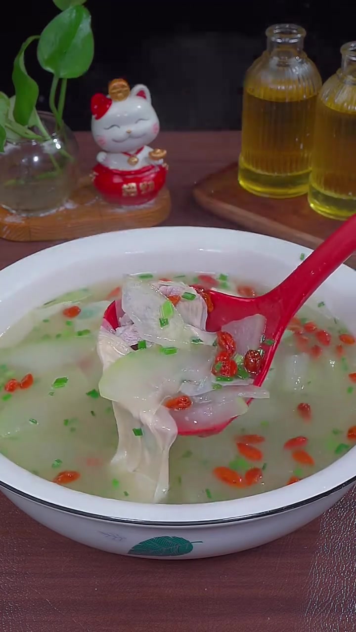汤鲜味美的冬瓜瘦肉汤