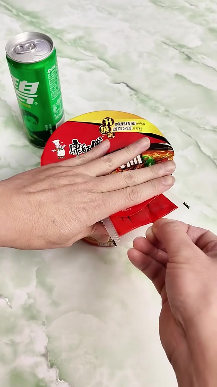 桶装方便面原来可以这样吃