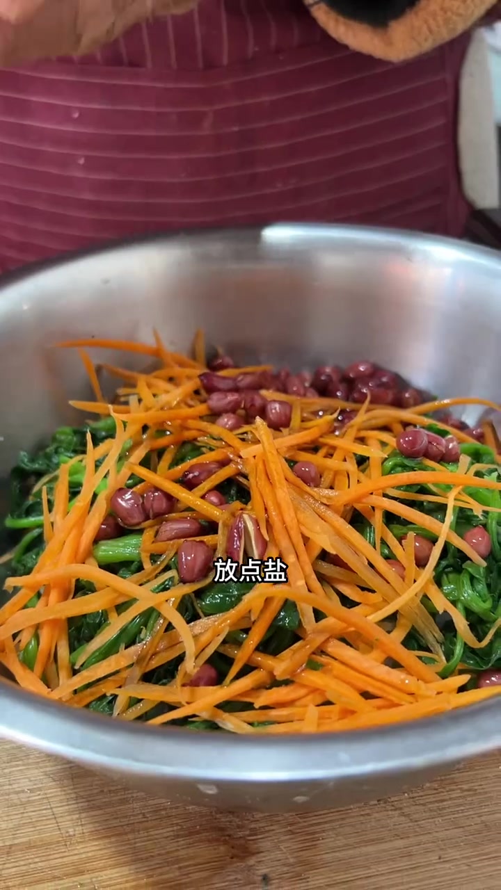 今天做的荠菜锅贴和桥头排骨 太香了