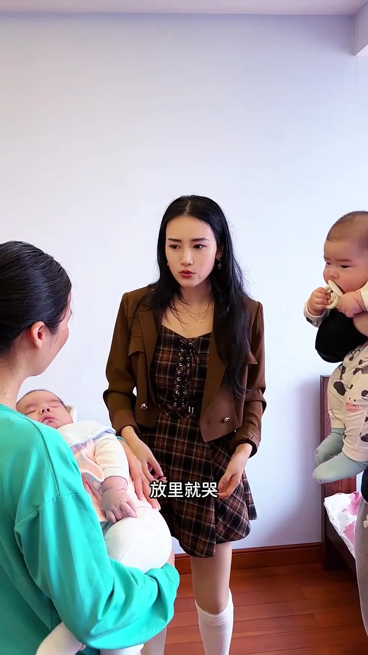 今天去买婴儿车,店员好尴尬