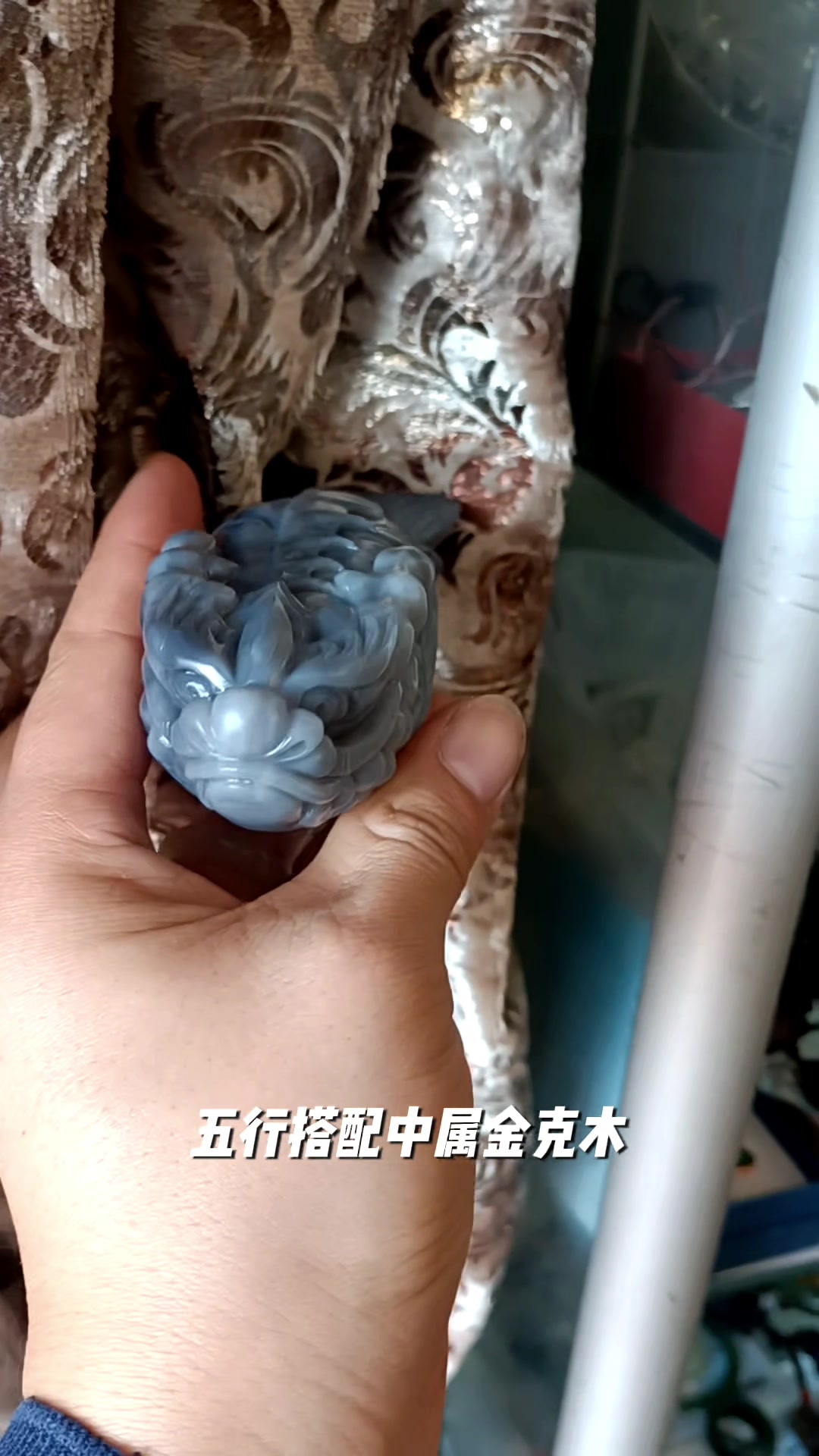 纯手工雕刻龙之第九子鸱吻,和田玉青花料手把件茶宠摆件