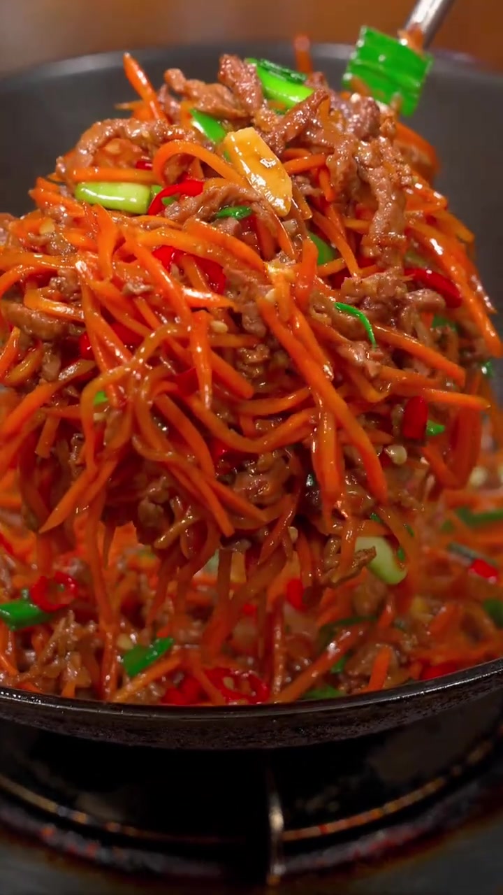 今天吃红萝卜丝炒牛肉