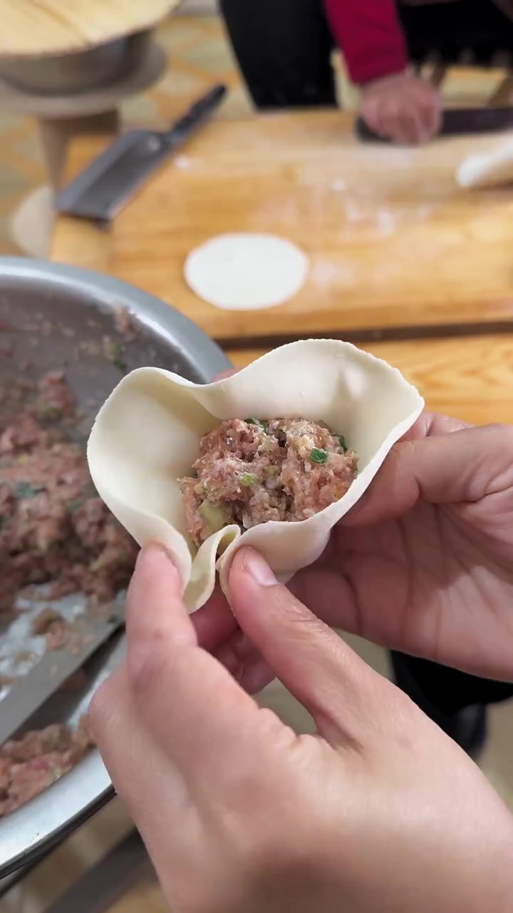 记录农村真实生活,老妈儿今天做灌汤包