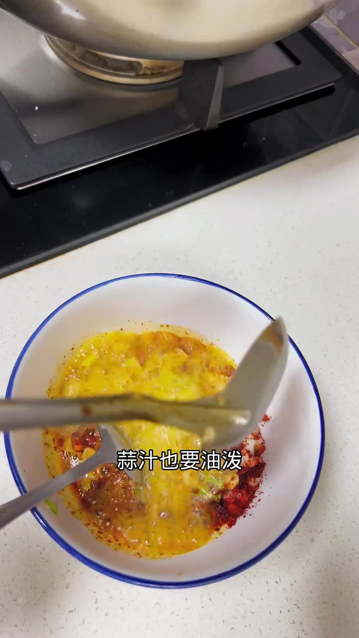 洋芋就是土豆,今天挑战土豆馅水饺,不管是干的汤的味道美极了