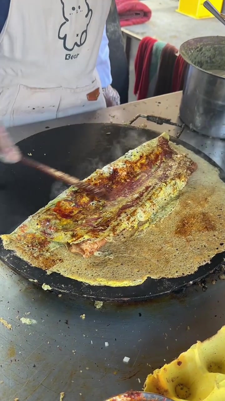 天津街头的绿豆煎饼果子