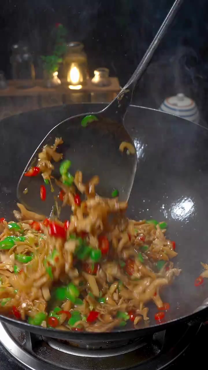 没有吃河蚌肉的姐妹们我建议你们去试试香辣下饭比鲍鱼还好吃