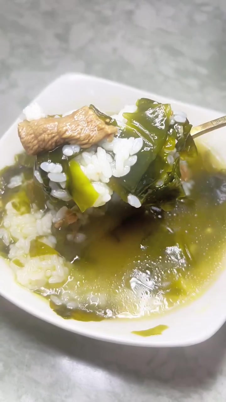 想要复刻饭店的牛肉海带汤,就试试这么煮!