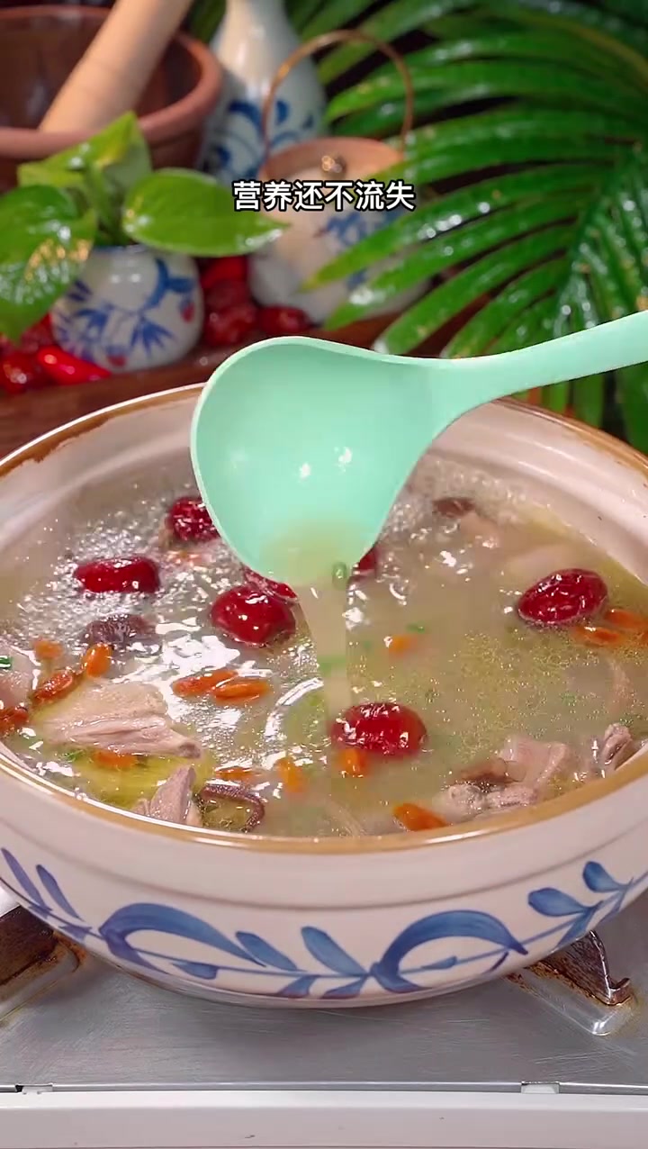 俗话说一鸽胜九鸡,鸽子汤像我这样做,好吃又营养