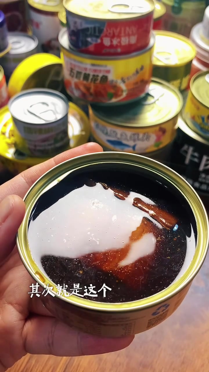 试吃8元蒲烧鳗鱼罐头,甜到掉牙了!丨罐头测评