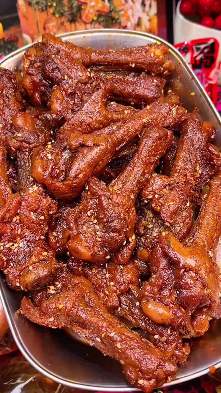 这个深卤鸭翅根真的好吃绝了!氮气锁鲜!鲜香肉厚紧实有嚼劲!深