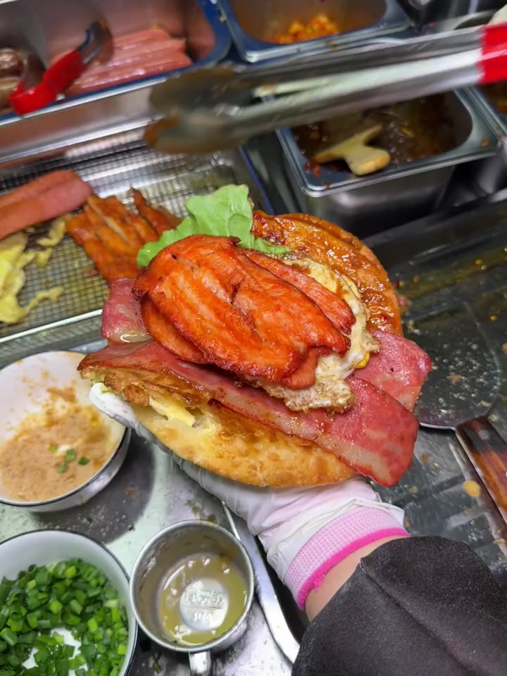 来徐州就为了吃这一口脆脆的烤炉鸡蛋灌饼!