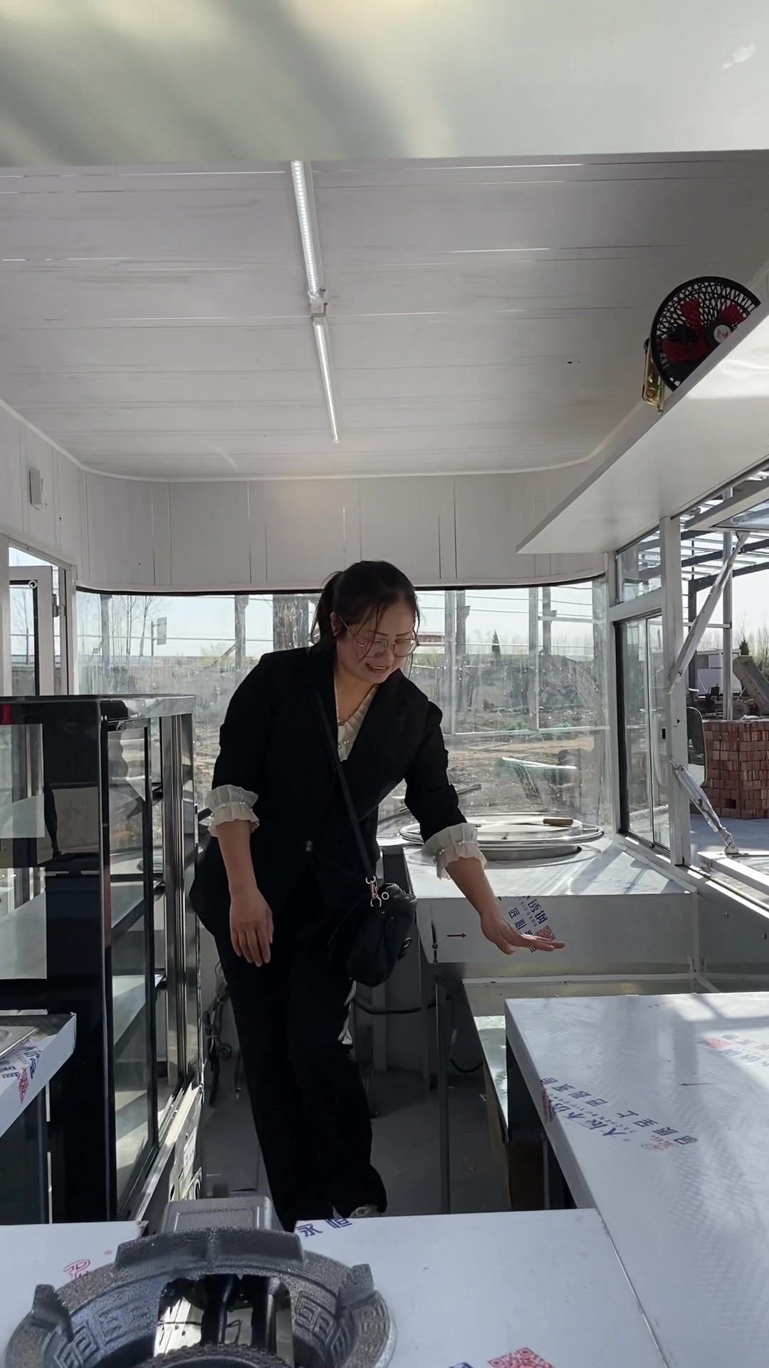 电动四轮早餐煎饼车