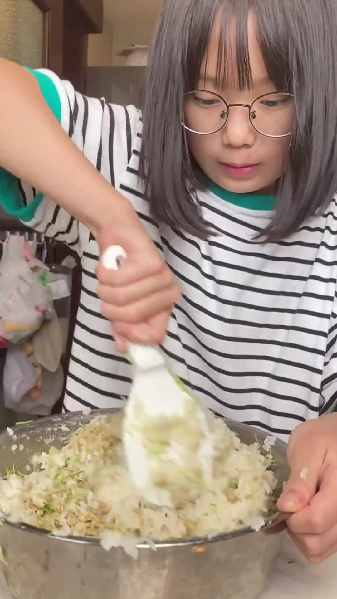 张颜颜_想要做好麦芽糖就要从种小麦开始