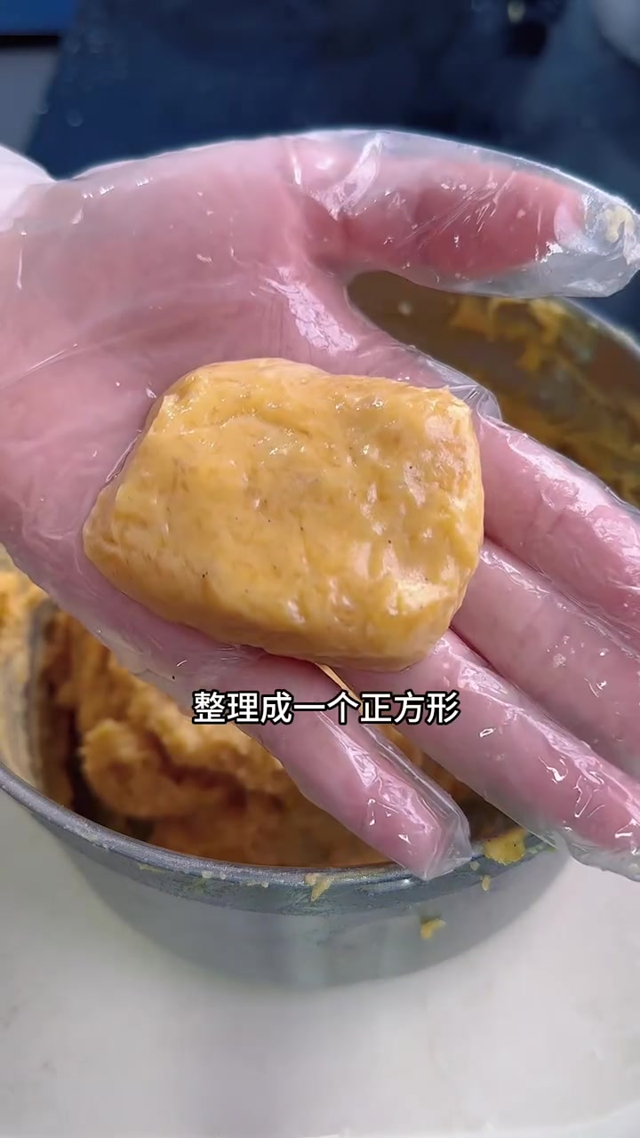 再也不用去外面买薯条和鸡块了～周末在家给娃炸了薯条和鸡块,两小只一直夸好吃