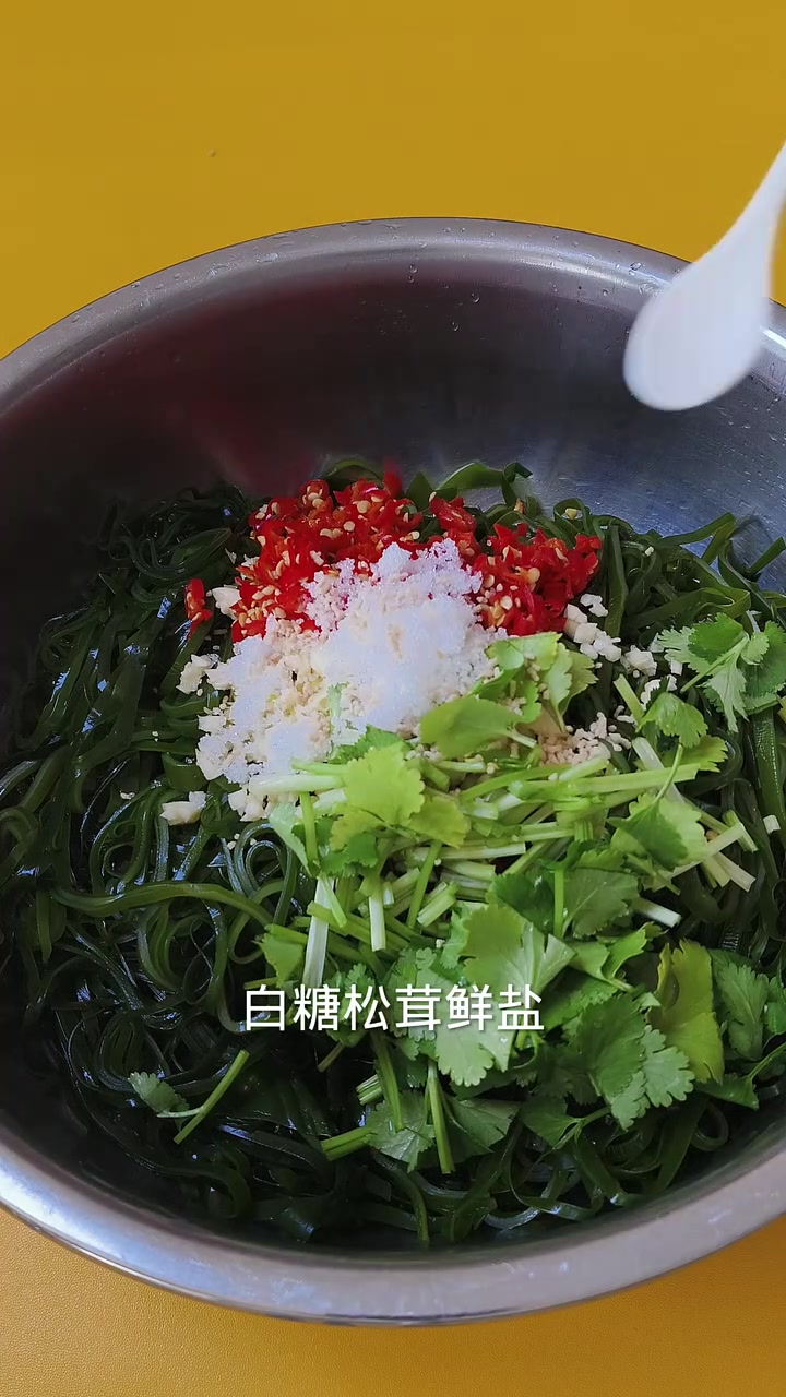 凉拌海带丝清脆爽口好吃又解腻