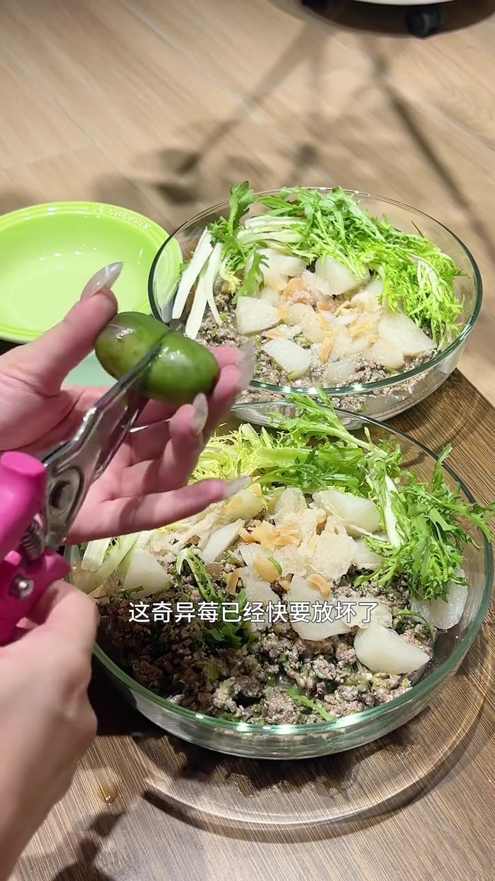 4只猫狗沉浸式配餐 鲜蔬豆腐烩肉沫 瑶柱竹荪汤太绝了吧