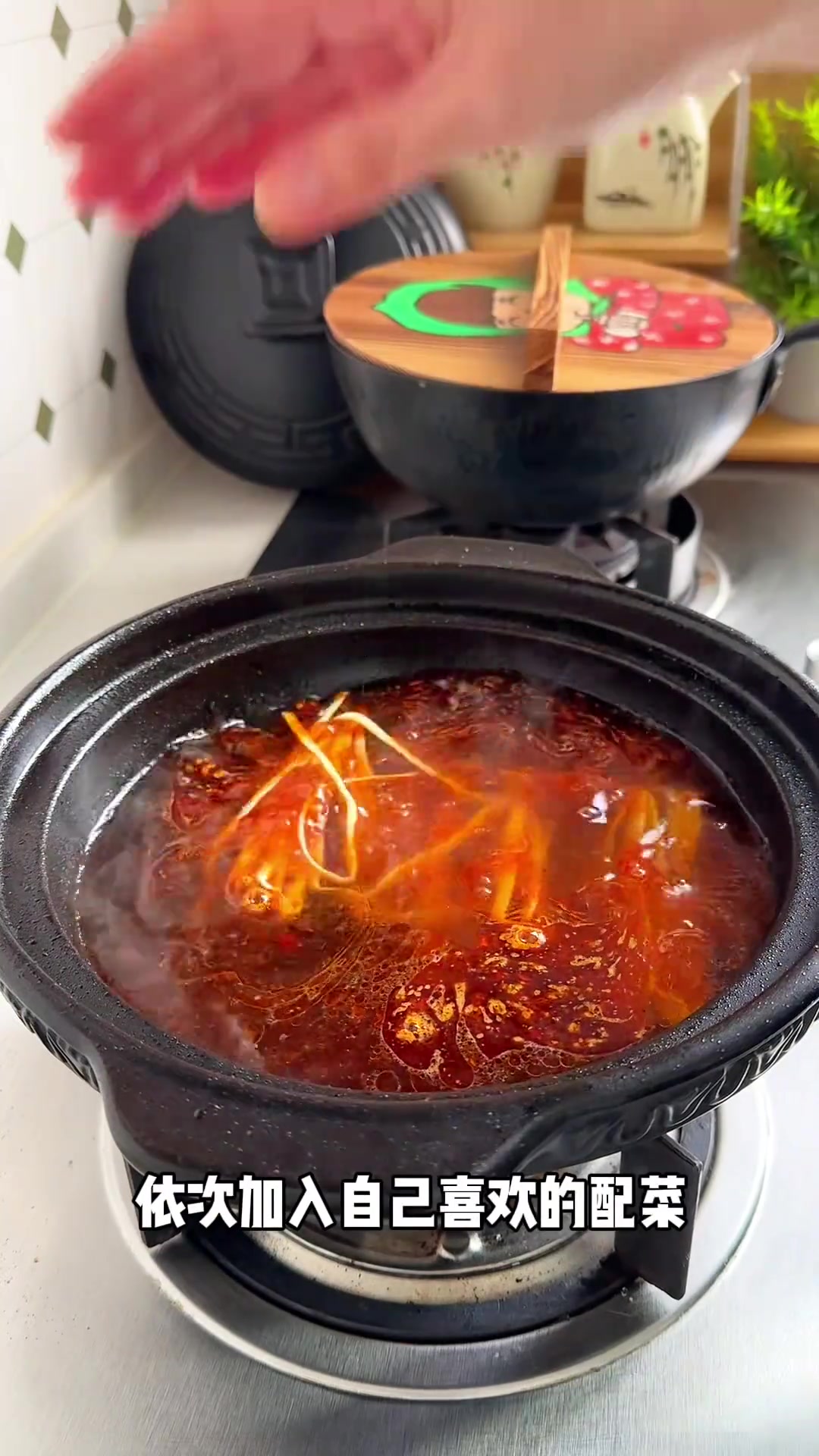 大学美食街天天排长队的麻辣鸭血米线,在家也能轻松做