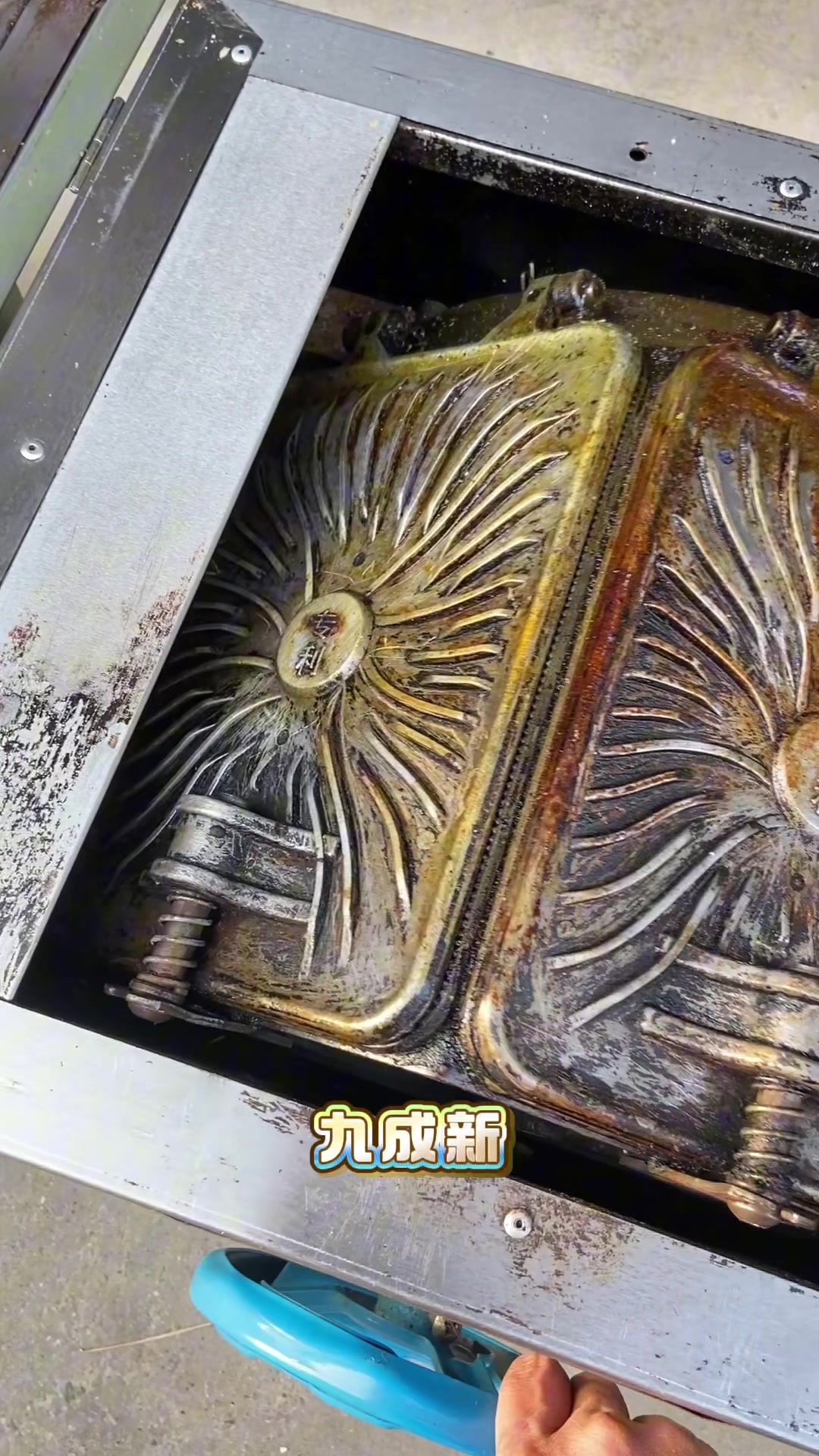 最后两台二手燃气六面蛋卷机