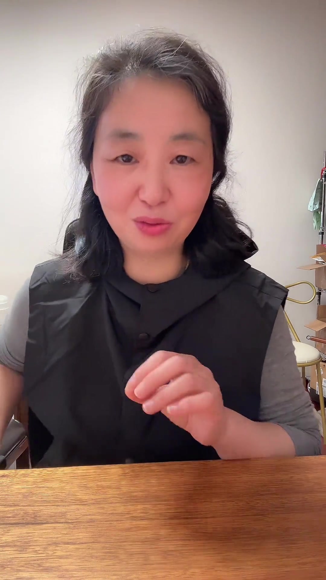 有朋友说从没看见我家有像样的菜,每次给妈妈吃的都是菜泡饭