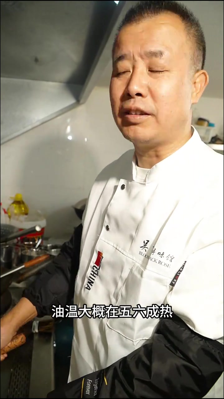 乡村美食分享,芹菜炒牛肉丝,鲜香滑嫩,简单、开胃、非常好吃