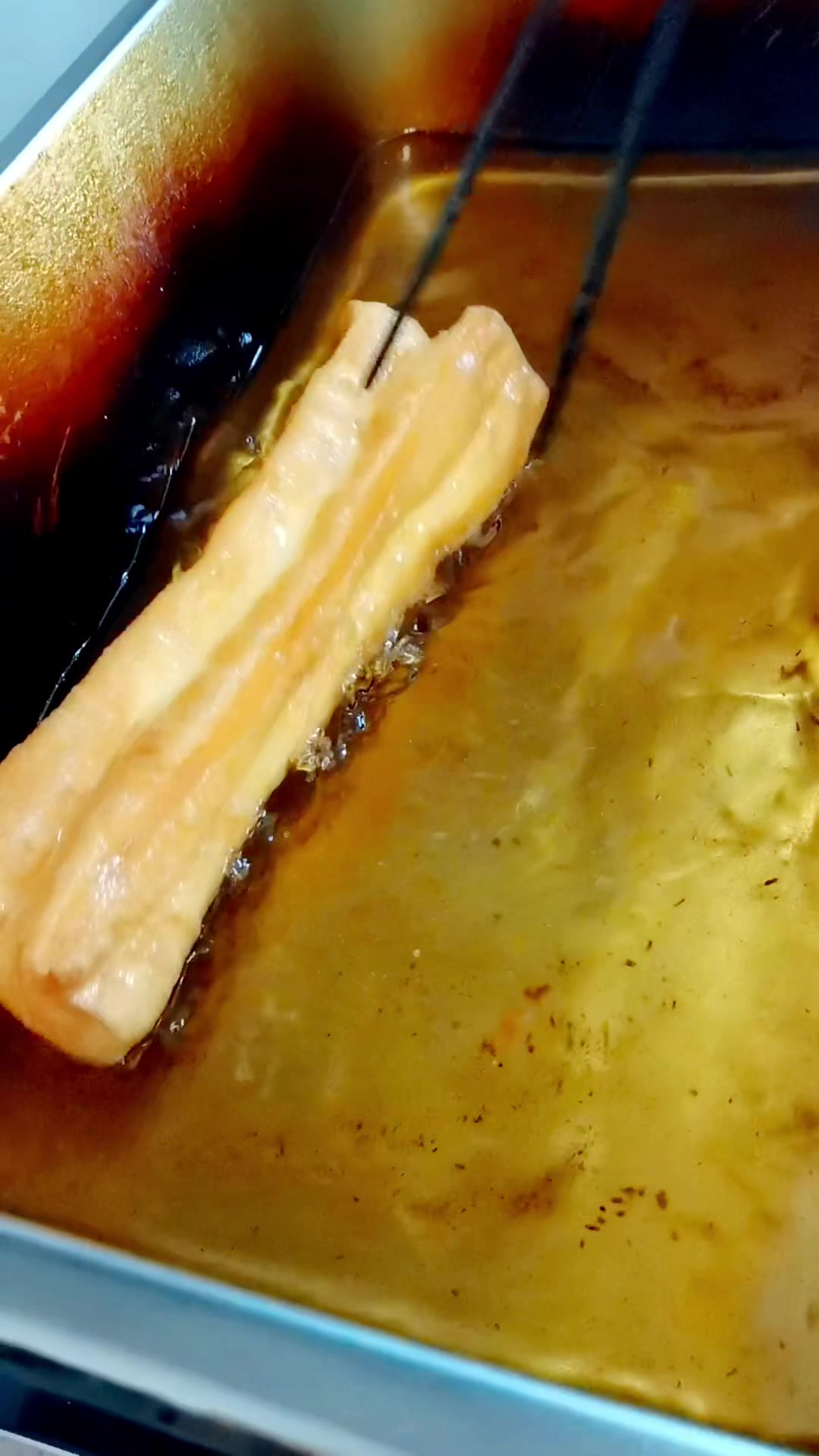 小夫妻返乡创业，不用门店，一辆三轮车日入1500+，赶大集卖油条