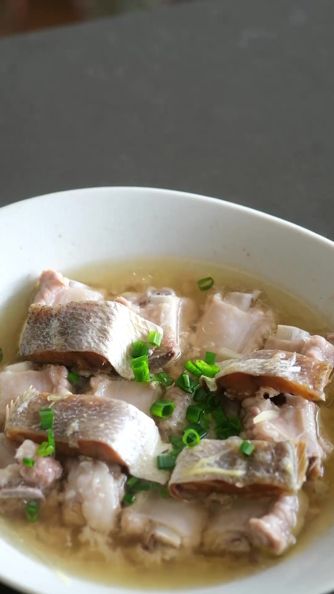 咸鱼蒸仔排咸鱼的鸡汤的香味完美融入到仔排里面 真的非常好吃