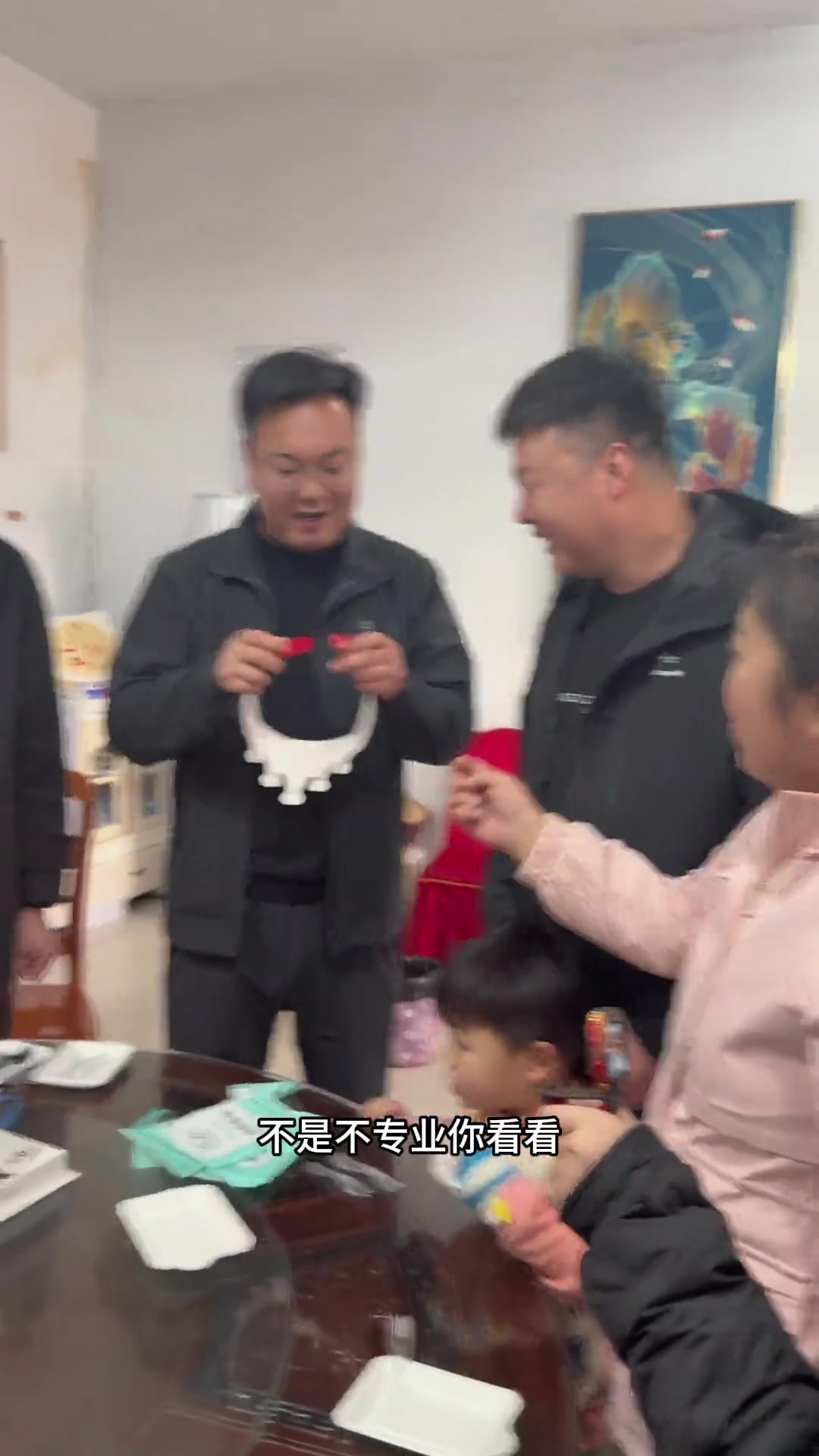 祝大哥生日快乐,一家人其乐融融开心相聚
