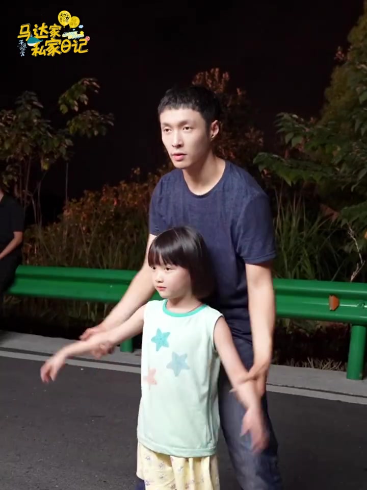张艺兴手语告白日记之马达家私家日记EP10 小马“爸爸”上线啦想一起上课的请来这边~《不说
