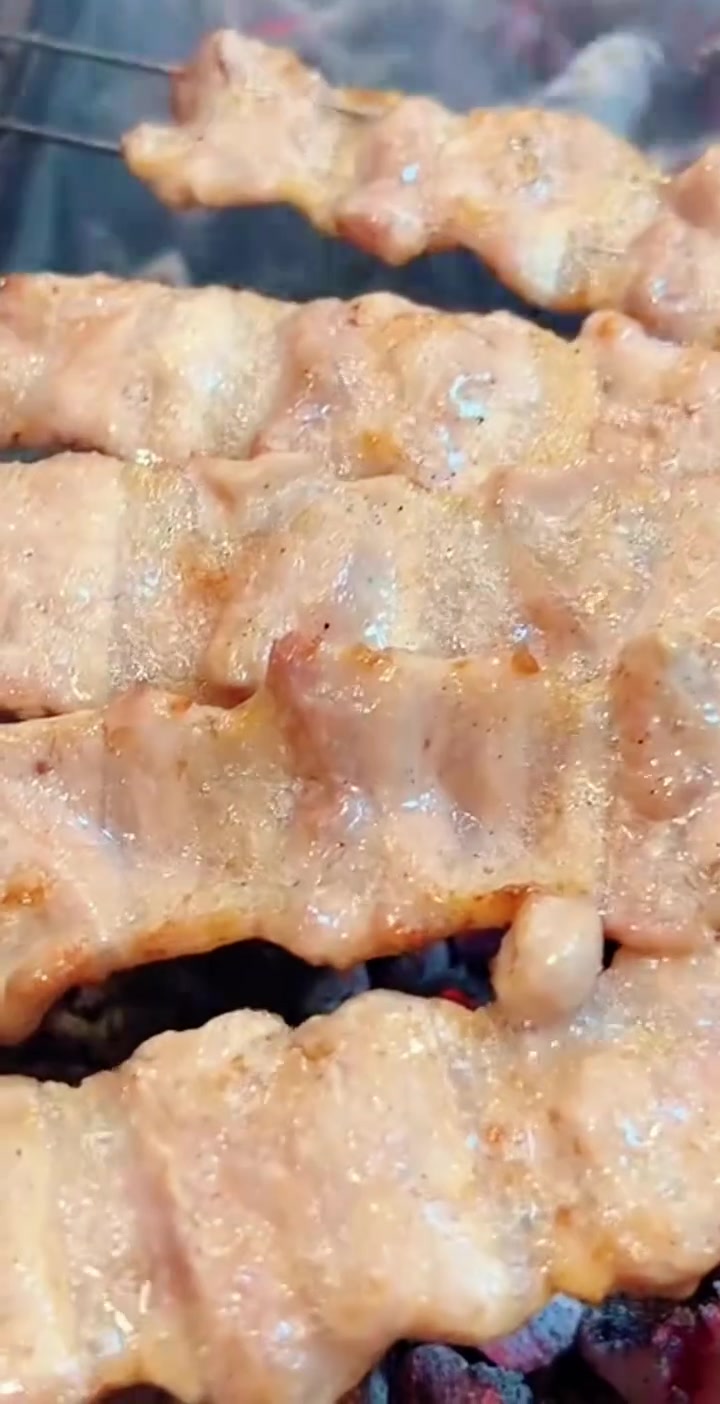 锡纸烤鸡蛋五花肉