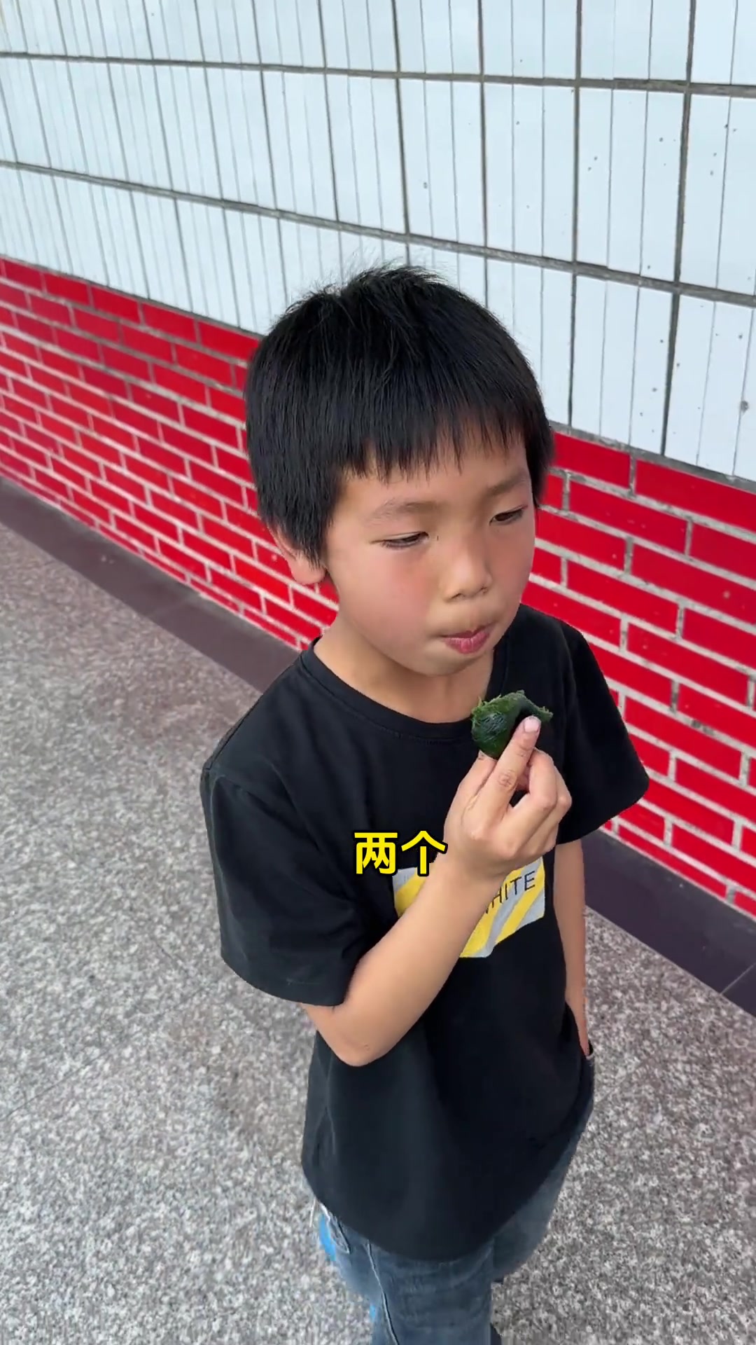 每年清明节前后都会亲自动手给学生们做青团吃主打一个我们的学生我们来宠!