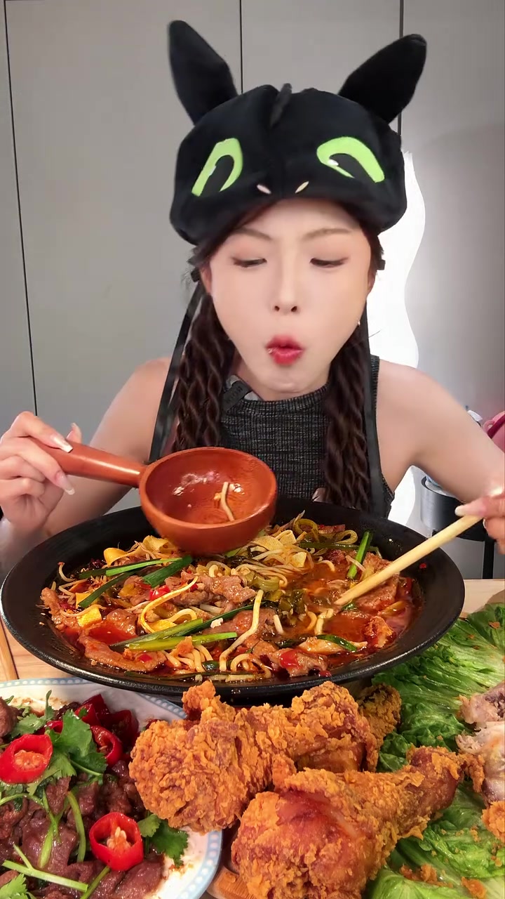 大米线来咯!今天是菜多多版本～米线美食 情侣