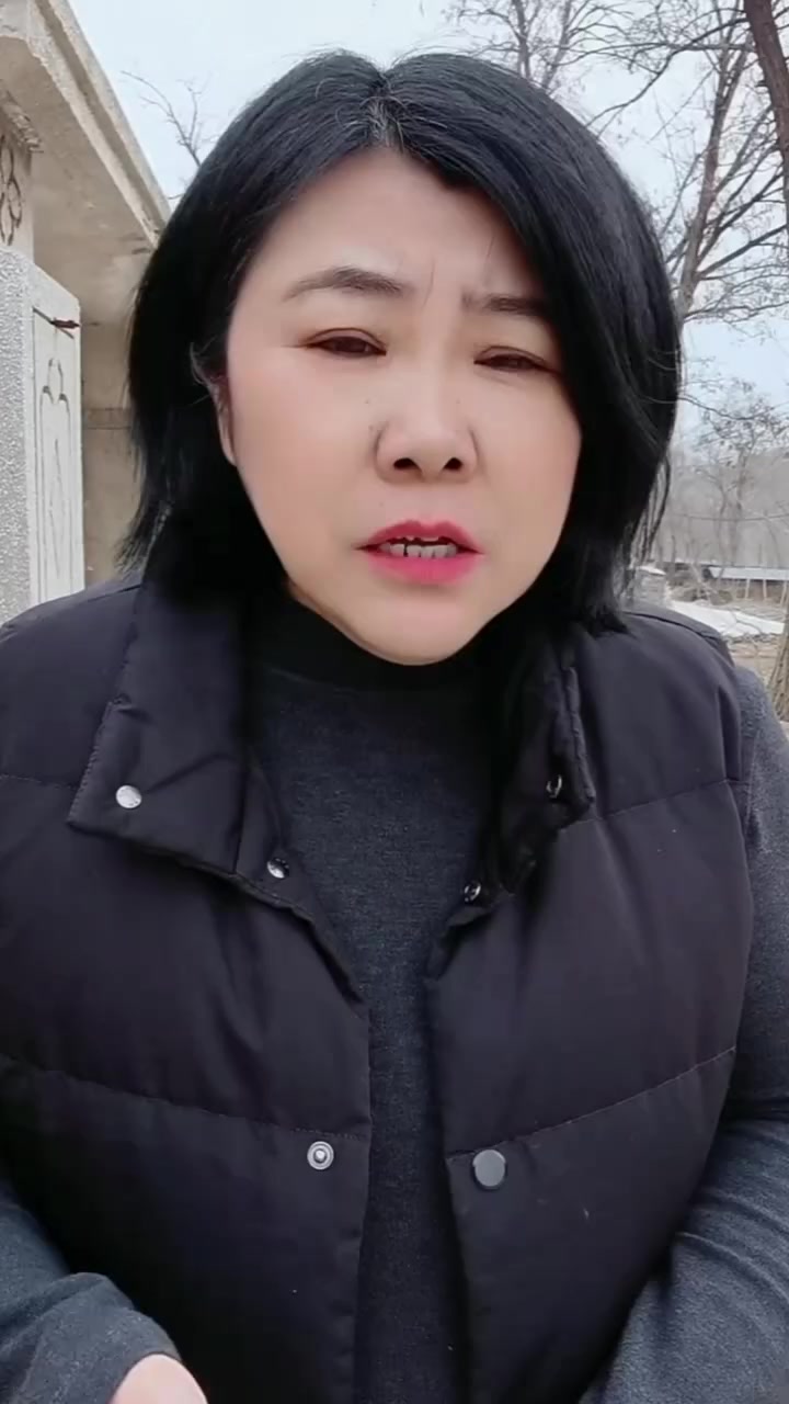 小姑娘到超市买姨妈巾店员竟然如此对她 我看到了却选择这样做