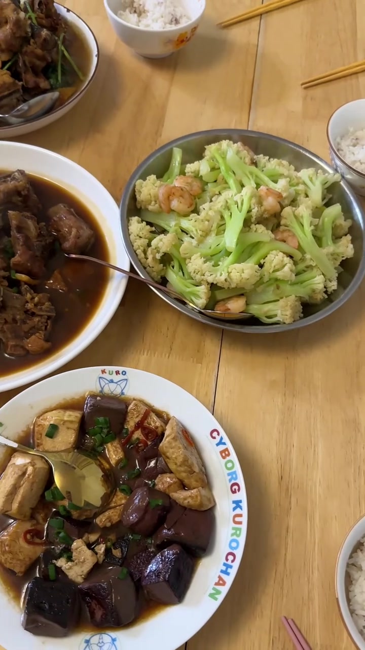 香港普通家庭一家10口的真实生活