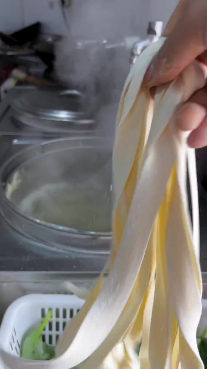 牛肉板面哪里好吃,羊肉板面做法,机器板面去哪里学,手工板面怎么做,中华板面王文庙店全都有