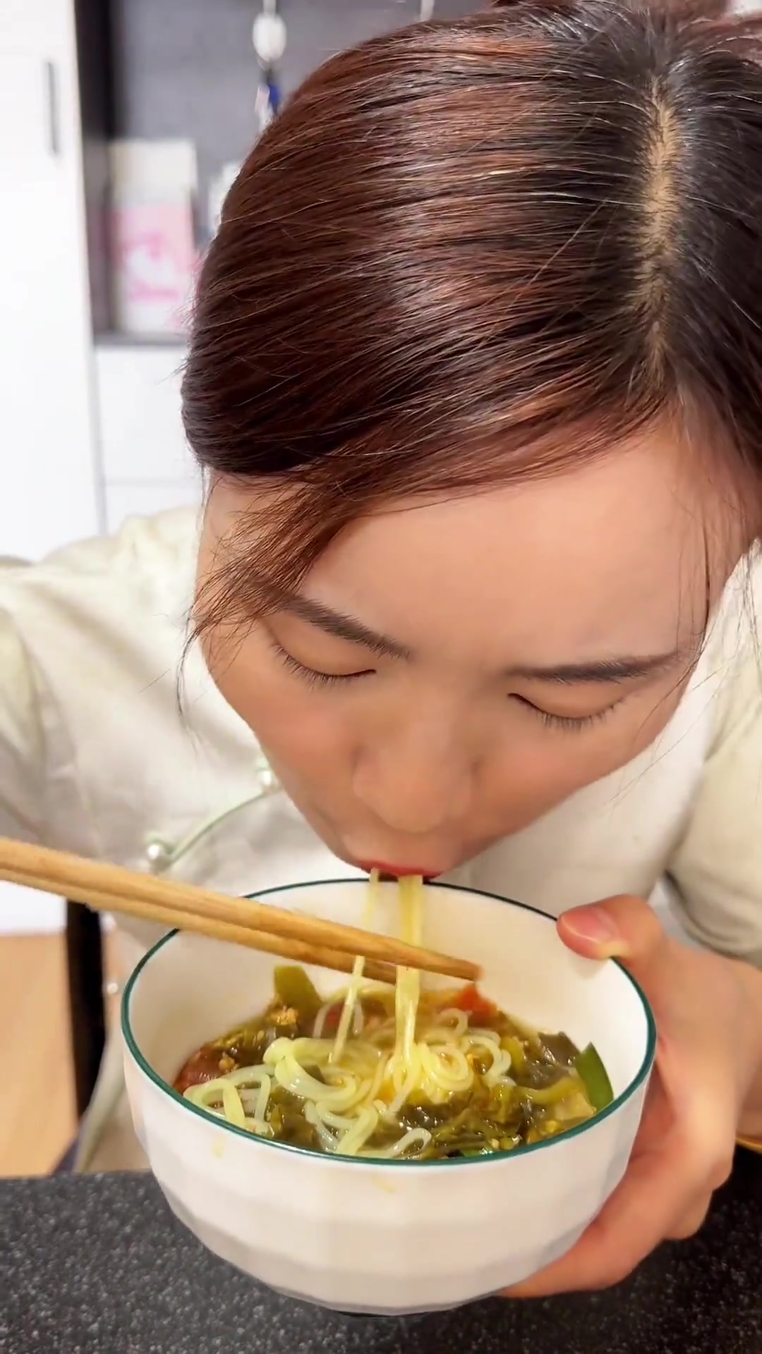 酸菜米线来喽!今天真是吃过瘾了
