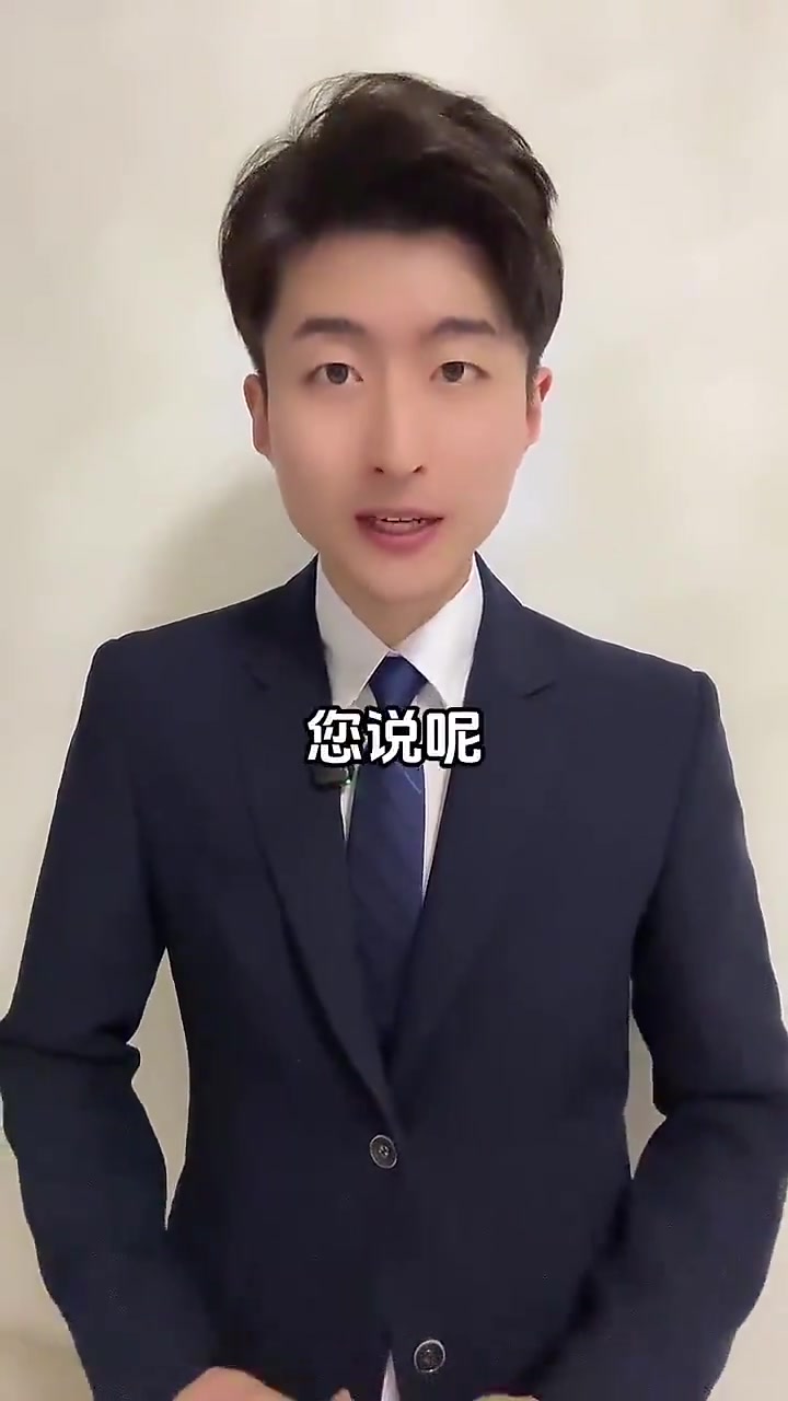 早餐车刮花豪车,赔了15个鸡蛋饼