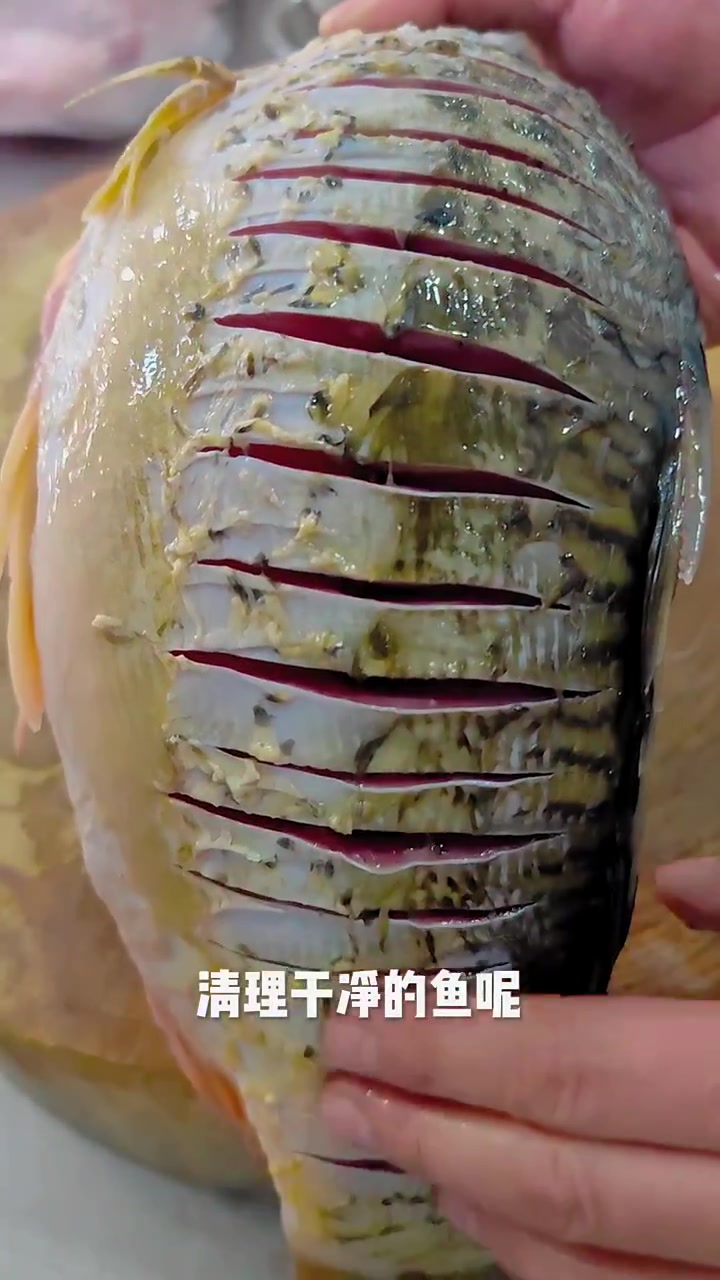 招牌蒜香鲤鱼教程