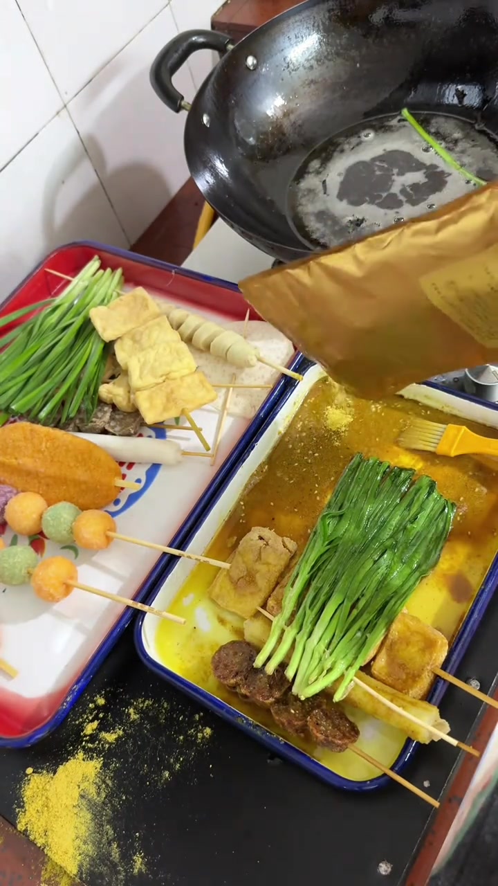 今天教你们炸韭菜,刷上这个炸串粉跟去外面吃炸串一样的味道