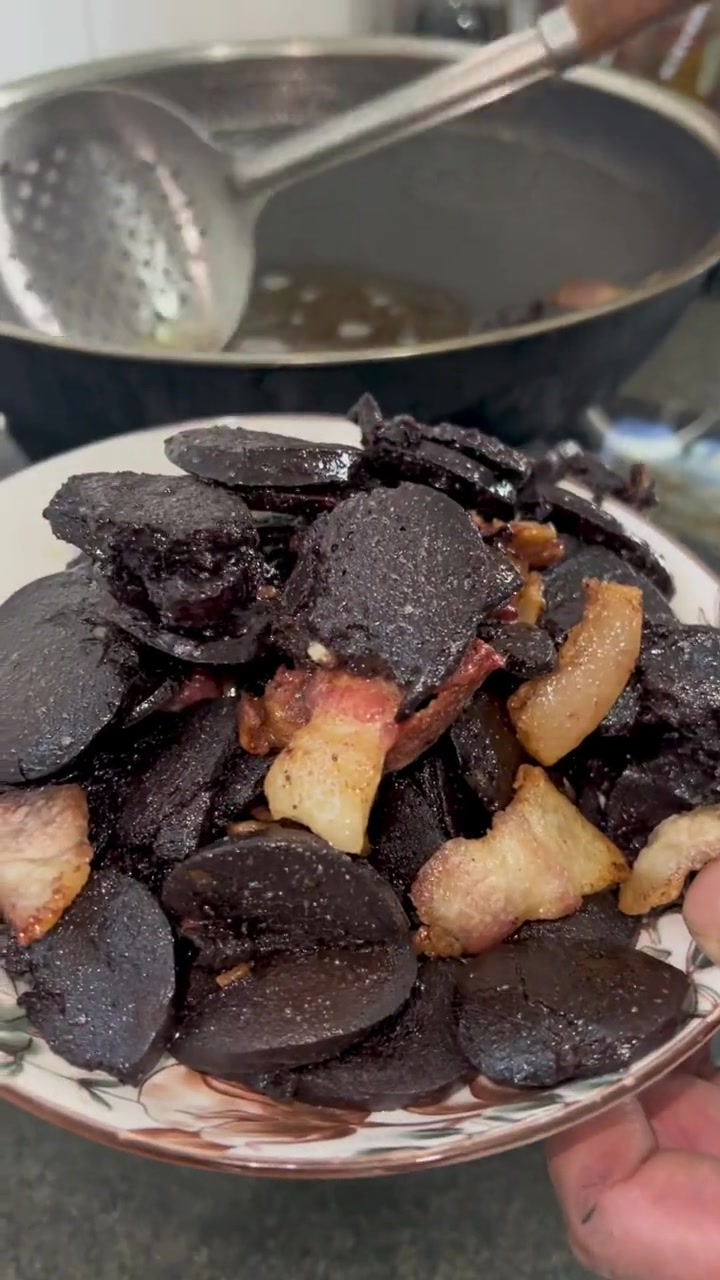 三宝满月了,今天油污净来活动了,发8瓶