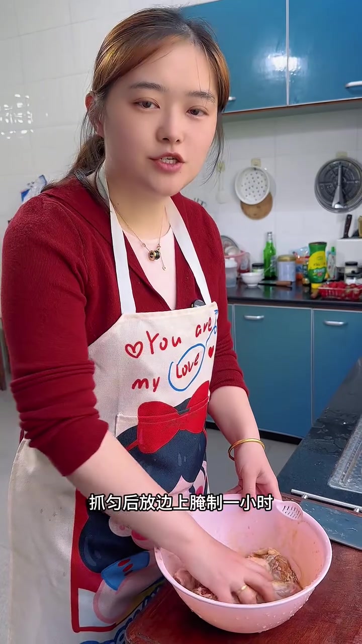 老公点菜,我下厨、还是这样省事,省去了我每天思考烧什么菜的烦恼。今天烧了5菜一汤加一水果拼