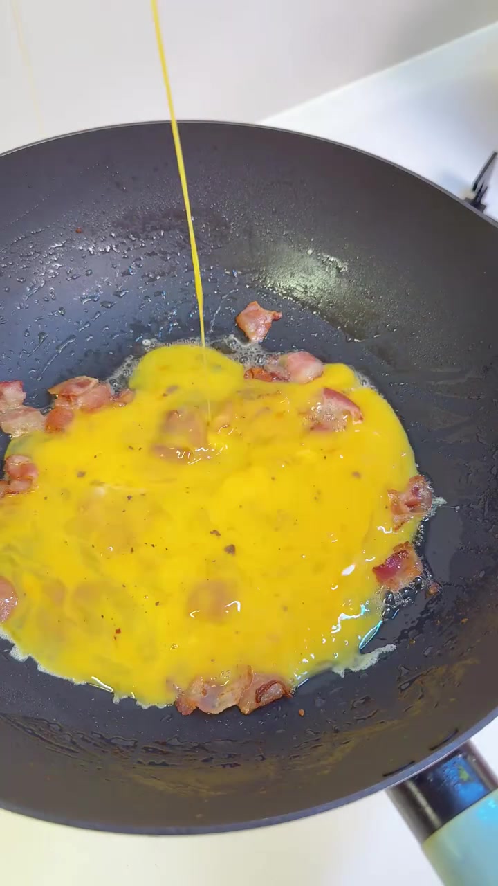 早上真是不爱起来呀,被窝太暖和了!多躺了一会儿,手忙脚乱的又搞定了一餐 记录真实生活 早餐