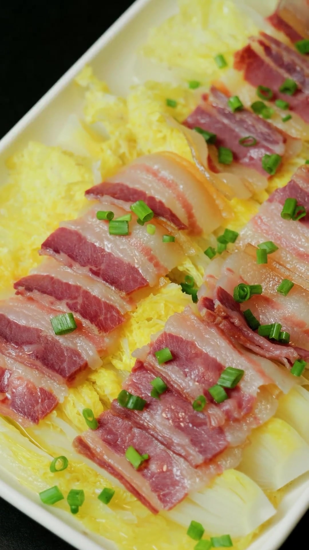 腊肉蒸娃娃菜今天分享一道超级简单的蒸菜