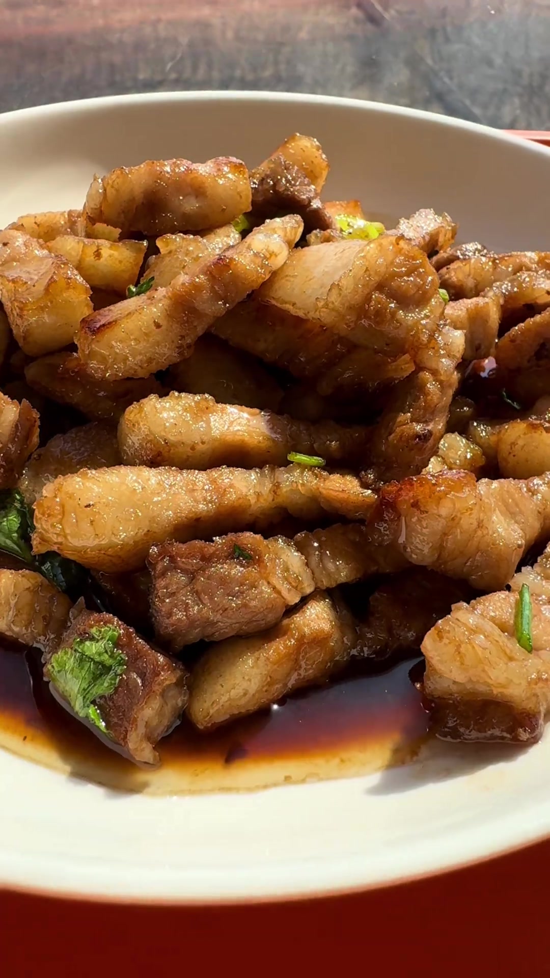 红烧五花肉,油煎花卷,酱油炒饭,肉末辣椒酱,家常美味一桌菜